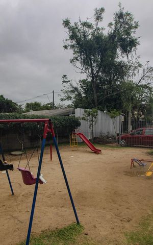 Casa de condomínio à venda com 42m², 2 quartos e 1 vaga Casa de condomínio à venda com 42m², 2 quartos e 1 vagaÁrea comum - Playground