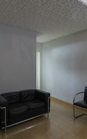 Casa à venda com 285m², 4 quartos e 2 vagas Casa à venda com 285m², 4 quartos e 2 vagasSala