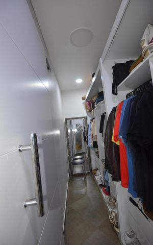Casa à venda com 100m², 2 quartos e 2 vagasCloset