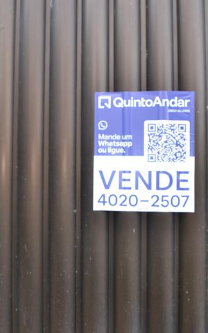 Casa à venda com 100m², 2 quartos e 2 vagasPlaca instalada