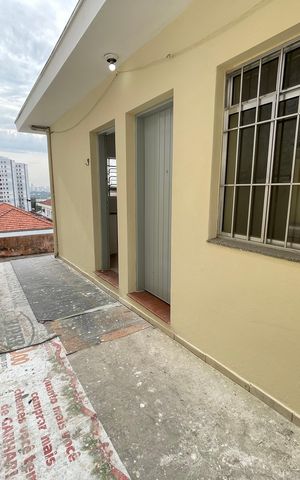 Casa para alugar com 100m², 2 quartos e 2 vagasEntrada