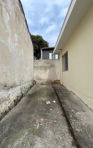 Casa para alugar com 100m², 2 quartos e 2 vagasQuintal