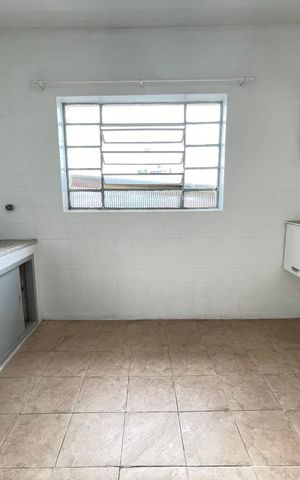 Casa para alugar com 100m², 2 quartos e 2 vagasCozinha