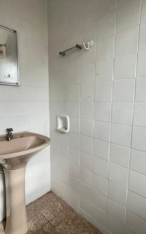 Casa para alugar com 100m², 2 quartos e 2 vagasBanheiro