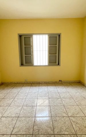 Casa para alugar com 100m², 2 quartos e 2 vagasQuarto 1