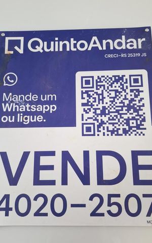 Casa de condomínio à venda com 271m², 3 quartos e 2 vagas Casa de condomínio à venda com 271m², 3 quartos e 2 vagasFachada