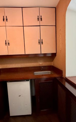 Apartamento à venda com 240m², 4 quartos e 2 vagas Apartamento à venda com 240m², 4 quartos e 2 vagasSala