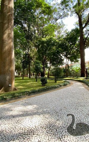 Apartamento à venda com 240m², 4 quartos e 2 vagas