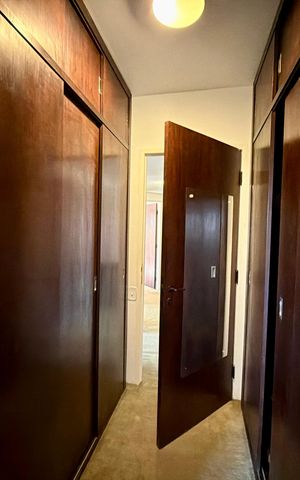 Apartamento à venda com 240m², 4 quartos e 2 vagas Apartamento à venda com 240m², 4 quartos e 2 vagasQuarto 5