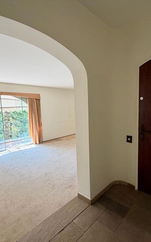 Apartamento à venda com 240m², 4 quartos e 2 vagas Apartamento à venda com 240m², 4 quartos e 2 vagasSala