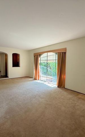 Apartamento à venda com 240m², 4 quartos e 2 vagas Apartamento à venda com 240m², 4 quartos e 2 vagasSala