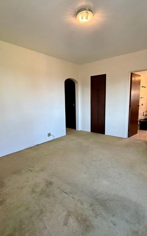 Apartamento à venda com 240m², 4 quartos e 2 vagas Apartamento à venda com 240m², 4 quartos e 2 vagasQuarto 5