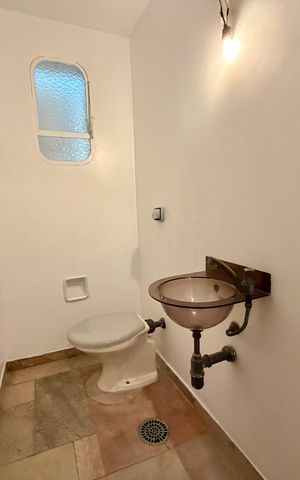 Apartamento à venda com 240m², 4 quartos e 2 vagas Apartamento à venda com 240m², 4 quartos e 2 vagasLavabo