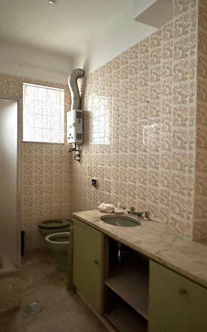 Apartamento à venda com 110m², 2 quartos e sem vaga Apartamento à venda com 110m², 2 quartos e sem vagaBanheiro social