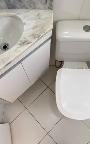 Apartamento à venda com 59m², 2 quartos e 1 vaga Apartamento à venda com 59m², 2 quartos e 1 vagaBanheiro