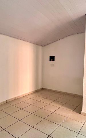 Casa para alugar com 60m², 1 quarto e sem vagaSala/Quarto 
