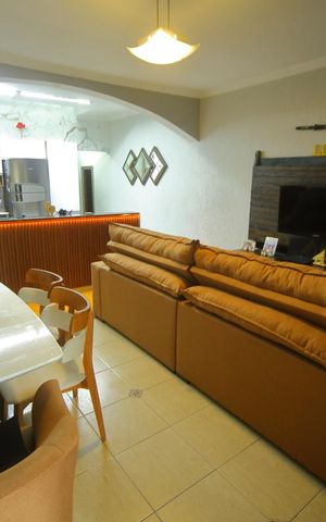 Casa à venda com 125m², 2 quartos e 4 vagasSala