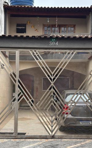 Casa à venda com 125m², 2 quartos e 4 vagasFachada