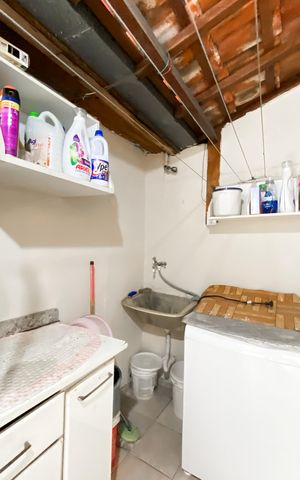 Casa à venda com 105m², 3 quartos e 2 vagas Casa à venda com 105m², 3 quartos e 2 vagasÁrea de Serviço