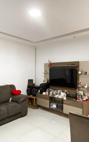 Casa à venda com 105m², 3 quartos e 2 vagas Casa à venda com 105m², 3 quartos e 2 vagasSala