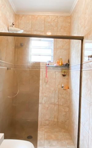 Casa à venda com 105m², 3 quartos e 2 vagas Casa à venda com 105m², 3 quartos e 2 vagasBanheiro