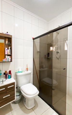 Casa à venda com 105m², 3 quartos e 2 vagas Casa à venda com 105m², 3 quartos e 2 vagasBanheiro