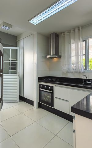 Casa de condomínio à venda com 150m², 3 quartos e 3 vagas Casa de condomínio à venda com 150m², 3 quartos e 3 vagasCozinha