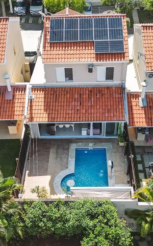 Casa de condomínio à venda com 150m², 3 quartos e 3 vagas