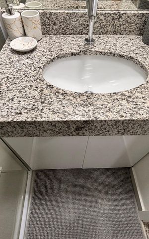 Studio para alugar com 29m², 1 quarto e sem vaga Studio para alugar com 29m², 1 quarto e sem vagaBanheiro