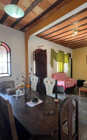 Casa à venda com 100m², 4 quartos e 5 vagas Casa à venda com 100m², 4 quartos e 5 vagasSala