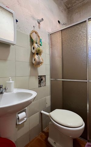 Casa à venda com 100m², 4 quartos e 5 vagas Casa à venda com 100m², 4 quartos e 5 vagasBanheiro Social