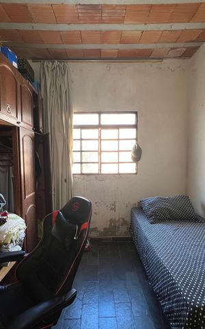 Casa à venda com 100m², 4 quartos e 5 vagas Casa à venda com 100m², 4 quartos e 5 vagasQuarto 4