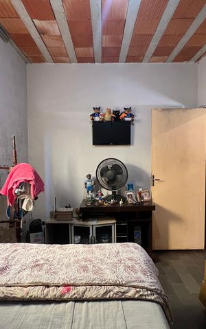Casa à venda com 100m², 4 quartos e 5 vagas Casa à venda com 100m², 4 quartos e 5 vagasQuarto 1