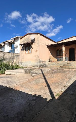 Casa à venda com 100m², 4 quartos e 5 vagas Casa à venda com 100m², 4 quartos e 5 vagasGaragem