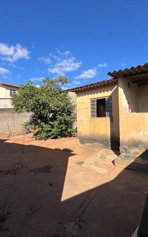 Casa à venda com 100m², 4 quartos e 5 vagas Casa à venda com 100m², 4 quartos e 5 vagasQuintal