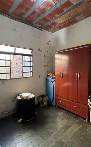 Casa à venda com 100m², 4 quartos e 5 vagas Casa à venda com 100m², 4 quartos e 5 vagasQuarto 3
