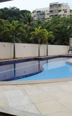 Apartamento à venda com 108m², 4 quartos e 2 vagasÁrea comum - Piscina