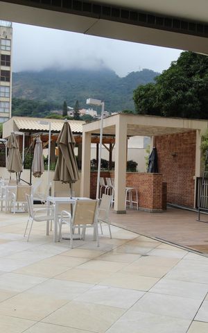 Apartamento à venda com 108m², 4 quartos e 2 vagasÁrea comum - Piscina