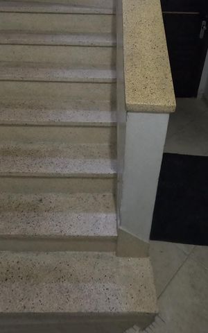 Apartamento para alugar com 64m², 2 quartos e 1 vagaÁrea Comum - Escadas para o apartamento