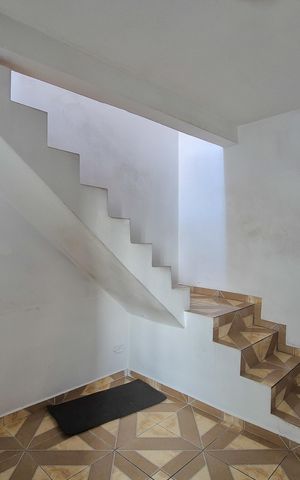 Casa à venda com 300m², 3 quartos e 2 vagas Casa à venda com 300m², 3 quartos e 2 vagascasa 2 - sala