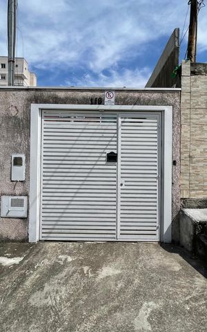 Casa à venda com 70m², 2 quartos e 2 vagas Casa à venda com 70m², 2 quartos e 2 vagasFachada