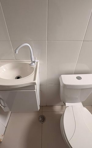 Apartamento à venda com 42m², 2 quartos e 1 vaga Apartamento à venda com 42m², 2 quartos e 1 vagaBanheiro
