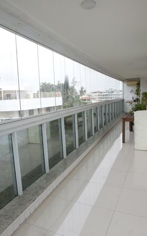 Apartamento à venda com 262m², 4 quartos e 3 vagasVaranda da Suíte 1