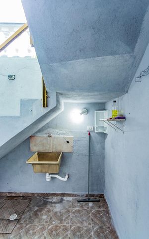 Casa para alugar com 240m², 2 quartos e 1 vaga Casa para alugar com 240m², 2 quartos e 1 vagaÁrea de Serviço