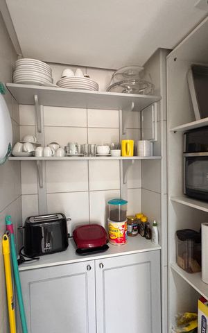 Apartamento à venda com 104m², 3 quartos e 2 vagas Apartamento à venda com 104m², 3 quartos e 2 vagasCozinha e Área de Serviço - Despensa