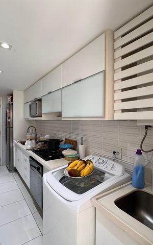 Apartamento à venda com 104m², 3 quartos e 2 vagas Apartamento à venda com 104m², 3 quartos e 2 vagasCozinha e Área de Serviço