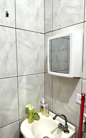 Casa à venda com 75m², 2 quartos e 1 vaga Casa à venda com 75m², 2 quartos e 1 vagaBanheiro 1