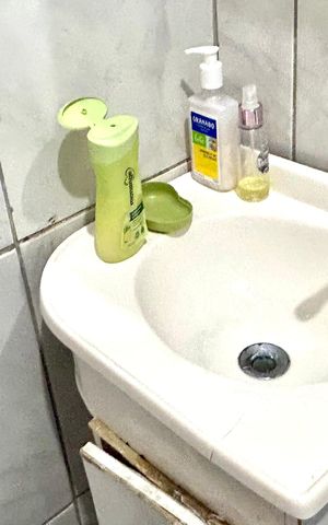 Casa à venda com 75m², 2 quartos e 1 vaga Casa à venda com 75m², 2 quartos e 1 vagaBanheiro 1