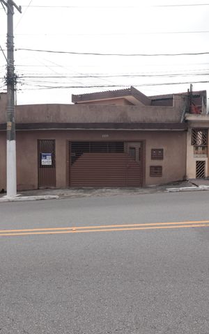 Casa para alugar com 110m², 2 quartos e sem vagaFachada