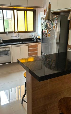 Apartamento à venda com 125m², 4 quartos e 2 vagas Apartamento à venda com 125m², 4 quartos e 2 vagasCozinha